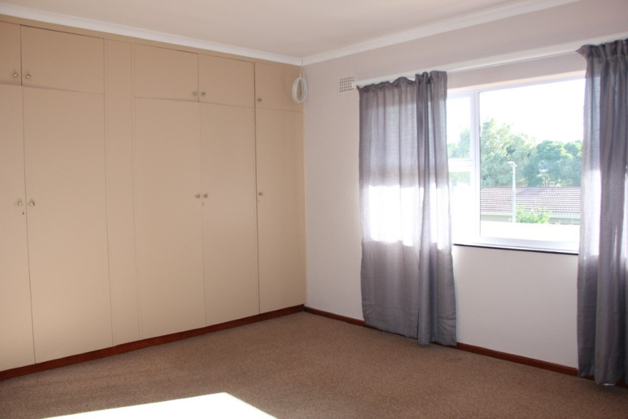 To Let 2 Bedroom Property for Rent in Martinville Western Cape